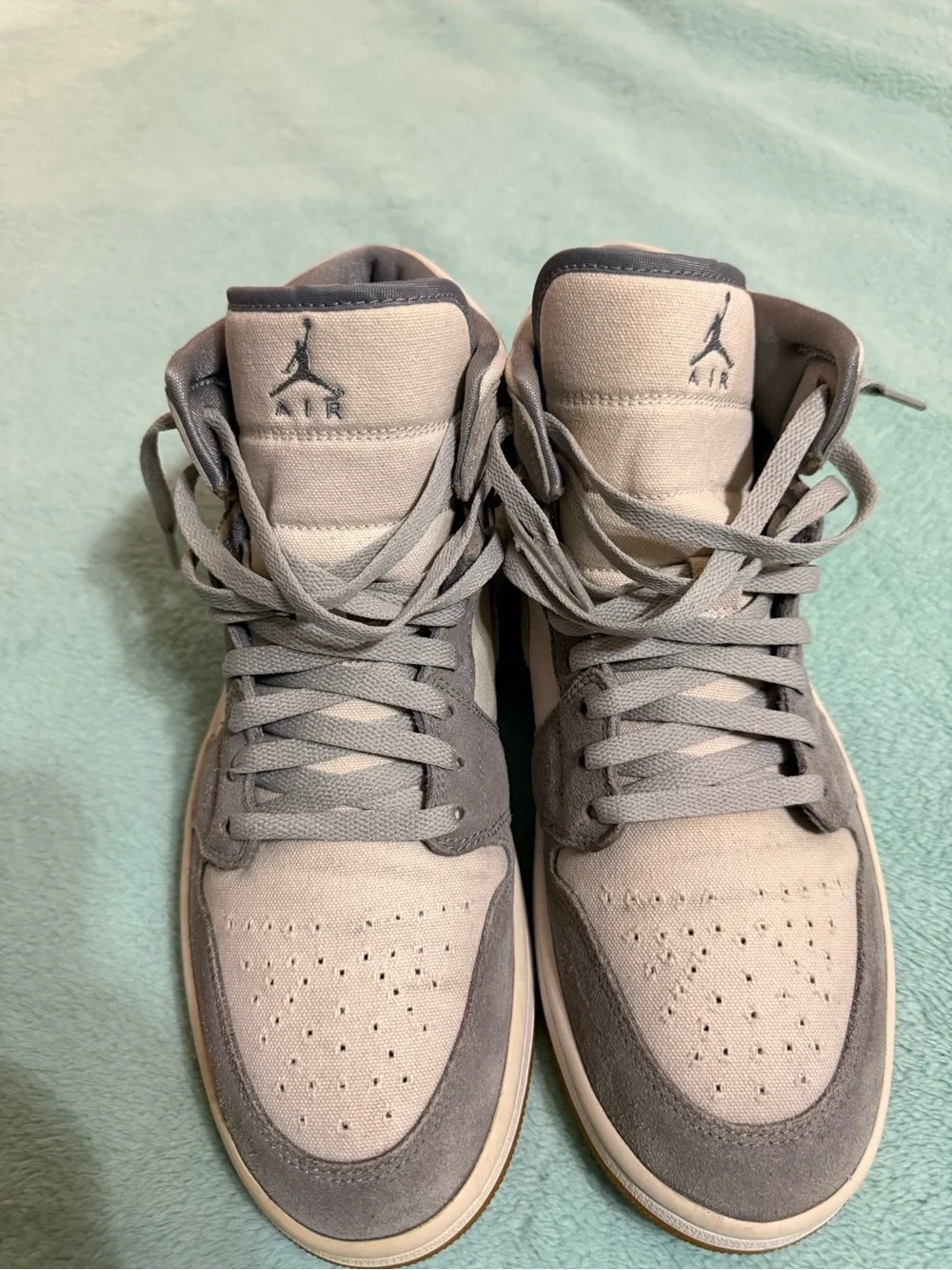 Air Jordan 1 Mid SE Coconut Milk /Particle Gray sneakers